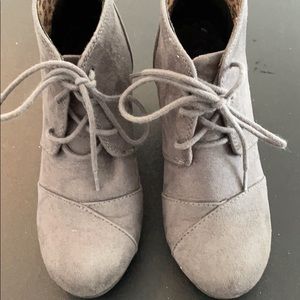 Wedges size 5 women's with 3" heels